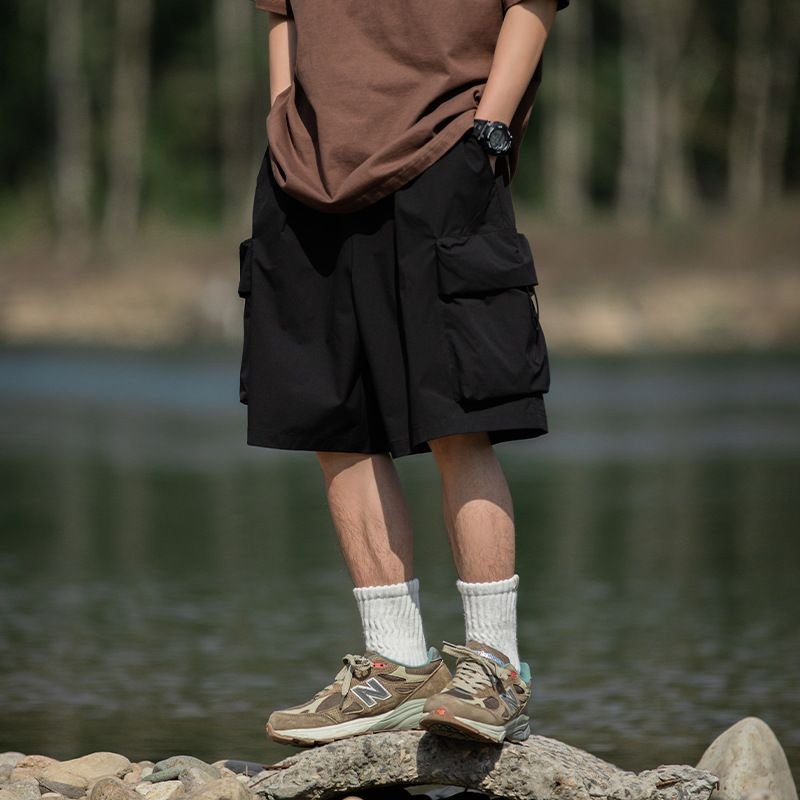 Men Casual Athleisure Solid Color Loose Drawstring Waist Cargo Shorts